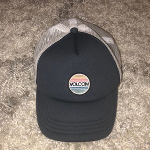 Volcom hat, trucker style. worn once.